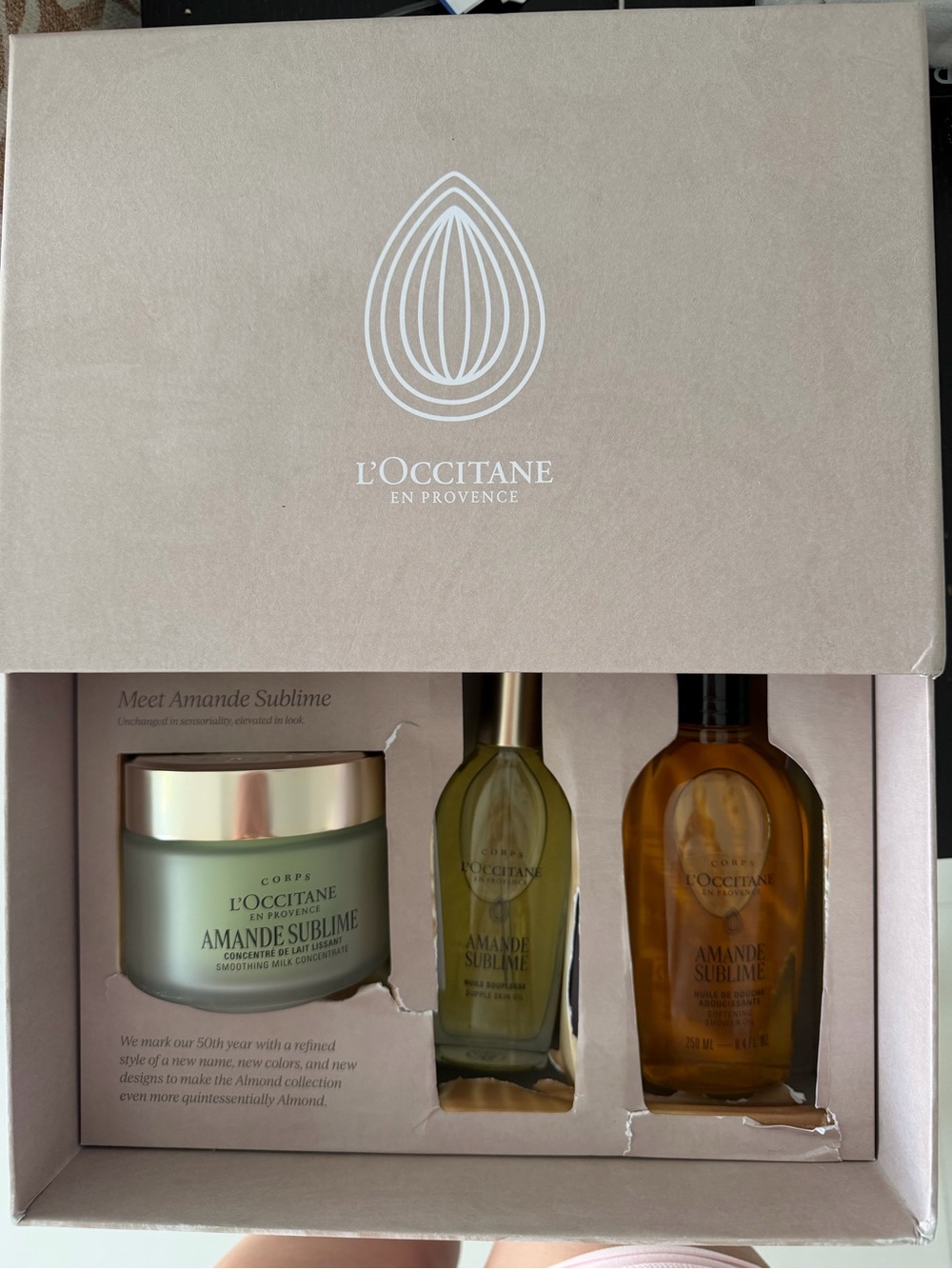 L'OCCITANE Amande Sublime Set in Soft Pink Beige Gift Box